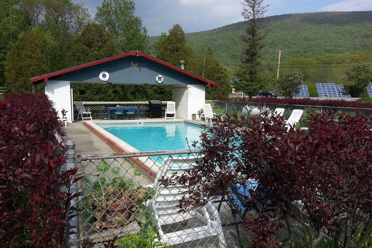 The Chalet Motel Manchester Exterior photo