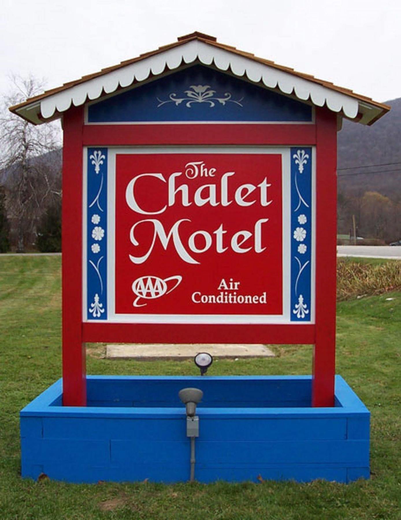 The Chalet Motel Manchester Exterior photo